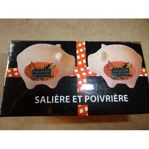 Lot De Saliète Et Poivrière