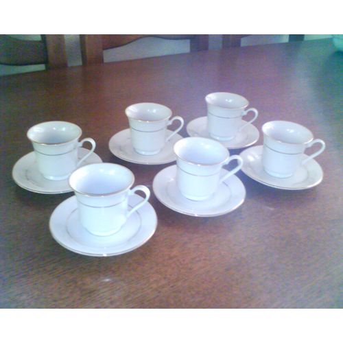 Lot De 6 Tasses Et 6 Sous-Tasses En Porcelaine Blanche