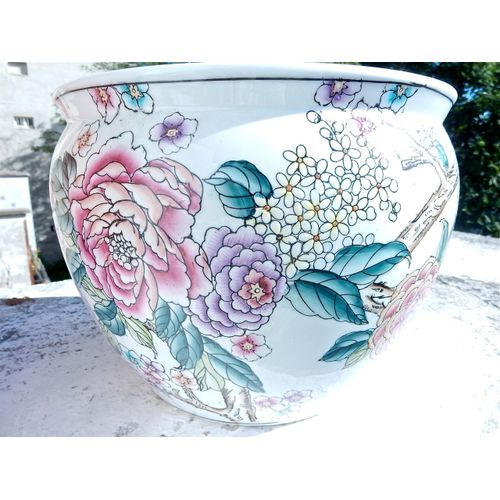 Pot Chinois Au Decors De Fleurs  En Céramique