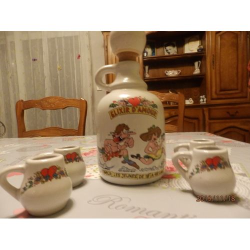 Carafe Avec 4 Tasses