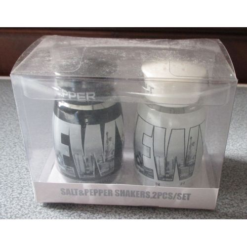 Ensemble Salière/Poivrière New York - Salt & Pepper Shakers - Gris/Noir/Blanc - Hauteur 7cm - Jay Joshua, Ny - Dans L'emballage D'origine Scellé - Souvenir Authentique De New York