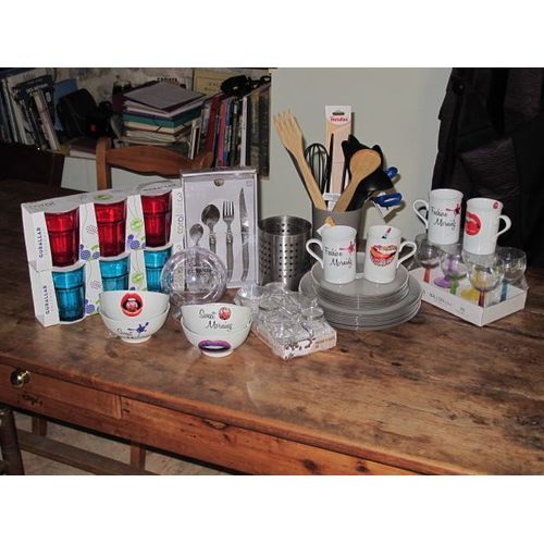 Lot De Vaisselle Neuve
