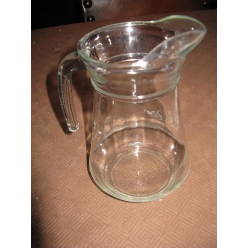 Carafe En Verre Avec Bec Verseur