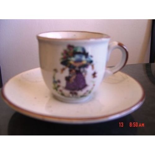 Tasse À Café Petite Fille Et Sa Sous-Tasse