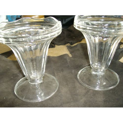 9 Coupes À Glace En Verre Ancien