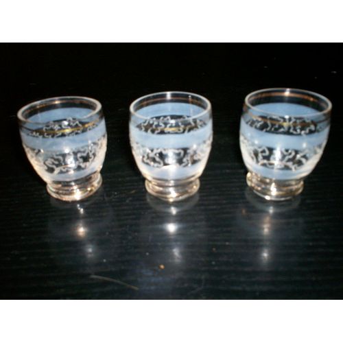 3 Petits Verres À Digestif