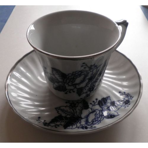 Tasses + Soucoupes À Café