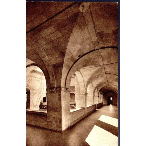 Carte Postale De Solesmes (Sarthe) Abbaye De Solesmes : Le Cloître Du Prieuré