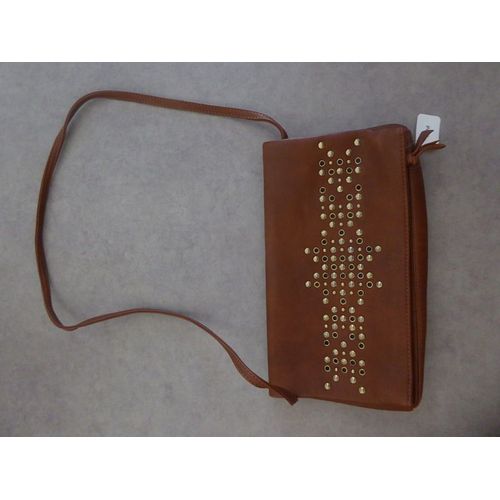 Neuve Pochette Bandoulière Camel / Rivets Moa