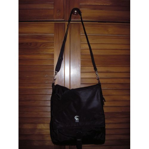 Besace De Couleur Noire ,De Marque Cl Paris .