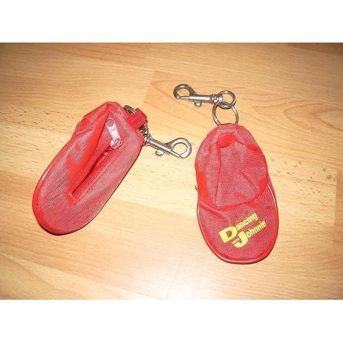 Lot De 2 Porte Clefs / Porte-Monnaie - Dancing With Johnnie Forme Casquette