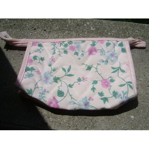 Trousse De Toilette "Quelle"