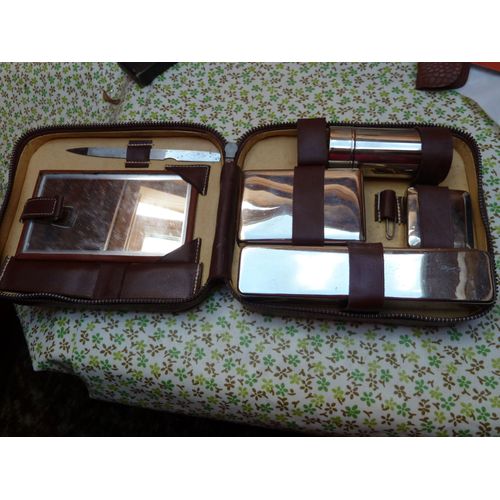 Trousse De Toilette Ancienne 1950