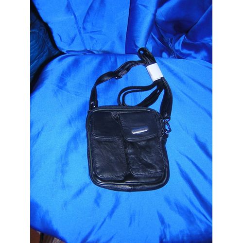 Pochette Pierre Cardin Avec 2 Étuis Pour Portables 13,5 X 15 Cm.