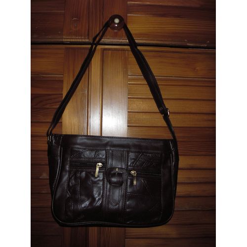 Sac À Bandoulière En Patchwork De Cuir D'agneau Véritable De Marque Nathalie Andersen ,De Couleur Marron ,7 Poches De Rangement ,Bandoulière Réglable ,Entièrement Doublé Et Surpiqué ,Boucle À L'avant