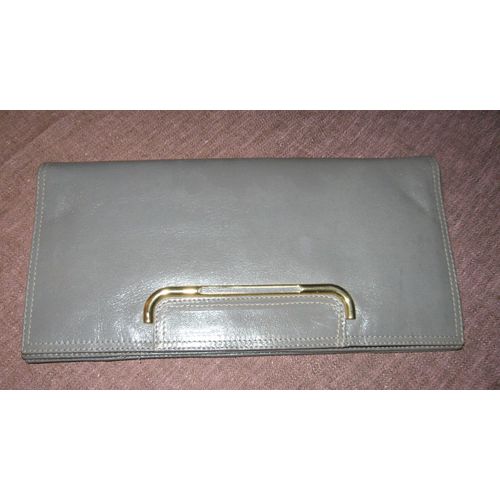 Pochette Cuir Avec Chainette