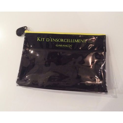 Trousse De Toilette Pochette Beauté Garancia / Kit D'ensorcellement Noir Et Vert
