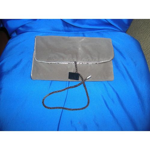 Pochette 22 X 13 Cm.