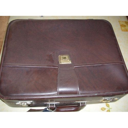 Ancienne Valise Tout En Cuir