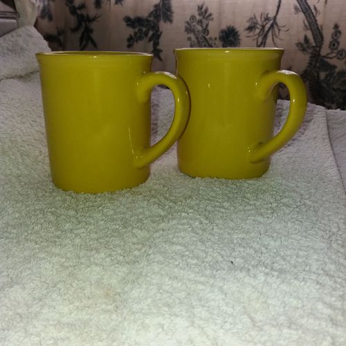 2 Mugs Jaunes