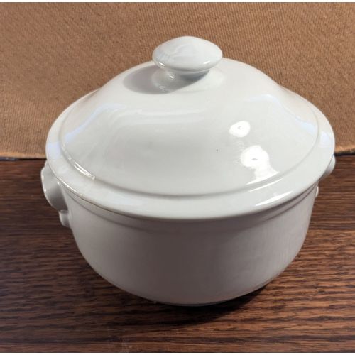Bonbonnière Ou Mini Soupière Blanche En Porcelaine De Limoges