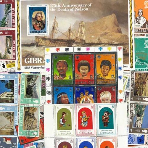 Collection De Timbres Gibraltar Oblitérés : Qté - 500 Timbres Différents