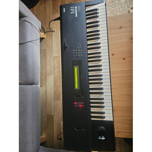 Korg M1 - Synthétiseur Légendaire - Accessoires - Excellent État/ Révisé