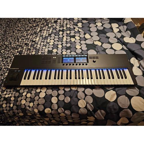 Komplete Kontrol S61 MK2 + Deck Saver inclus