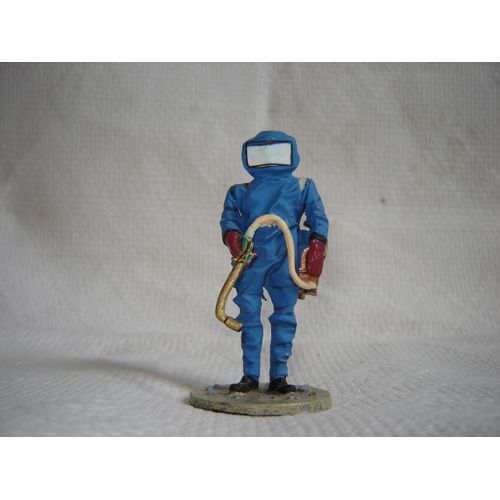 Les Heros Du Feu N° 19 Pompier Cobra : Le Pompier Français En Tenue De Lutte Hymenopteres 2010