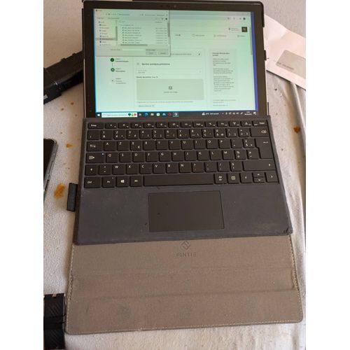 Microsoft Surface Pro 12" - Core i5 7400U 2.8 GHz 8 Go Ram 128 Go SSD - Argent