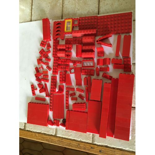 Lot de 198 pièces Lego rouges divers