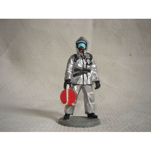 Les Heros Du Feu N° 26 Pompier Cobra : Le Pompier Français Tenue Pour Feu De Bateau Toulon 2004