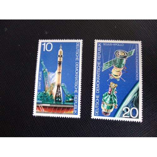 Timbre Allemagne / Rda Yt 1763 - 1764 Lancement De Soyouz. ManUvre D'approche 1975 ( 130306 )