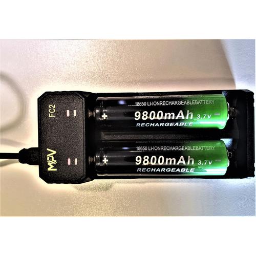 2 Pile Accu Rechargeables 18650 3.7v 9800 Mah + Chargeur Tmoin De Charge Led Pour Led Lampe Jouet Etc