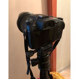 Sony Cybershot DSC-RX10 Mark III 20.1 mpix + Trépied + Batteries
