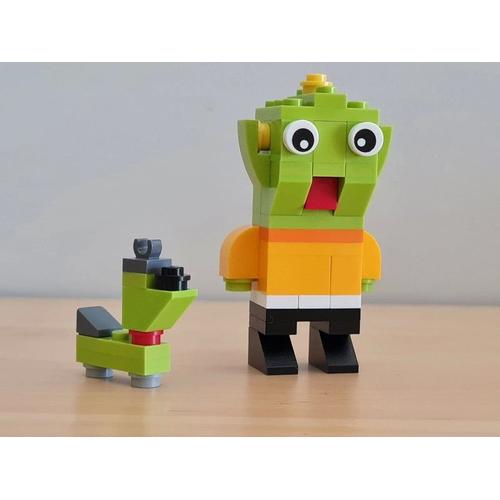 Lego Monthly Mini Model Build Set - Alien Polybag