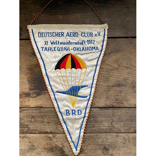 Fanion Parachutisme. Championnat Du Monde 1972