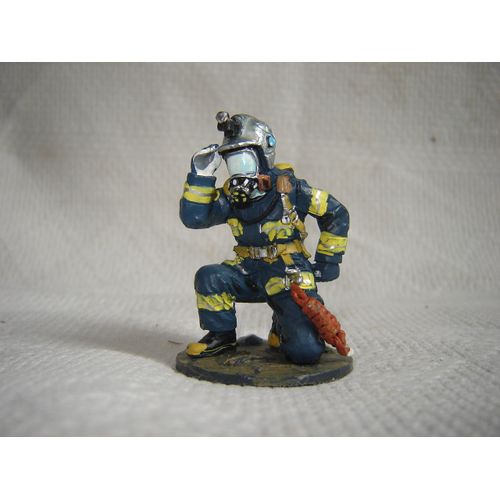 Les Heros Du Feu N° 45 Pompier Cobra : Le Pompier Japonnais En Tenue De Feu 2004