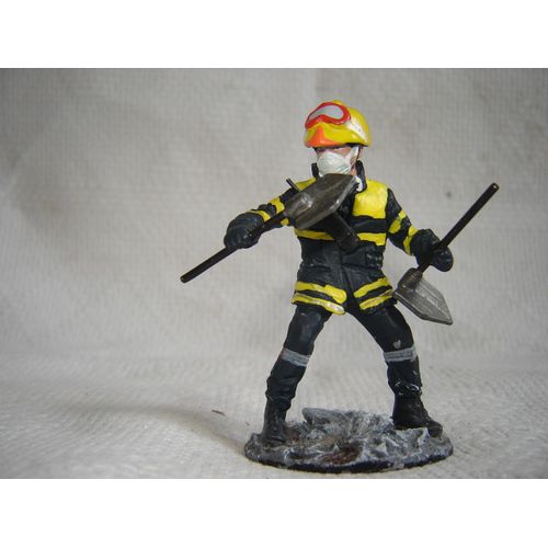 Les Heros Du Feu N° 72 Pompier Cobra : Le Pompier Français En Tenue De Feu Pyrenee 2010