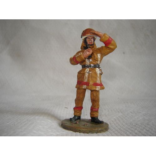 Les Heros Du Feu N° 82 Pompier Cobra : Le Pompier Russe Moscous Tenue De Feu 2002