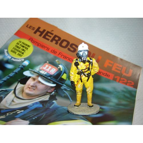 Les Heros Du Feu N° 122 Pompier Cobra : Le Pompier Suedois Tenue Cmic Stockholm 2002