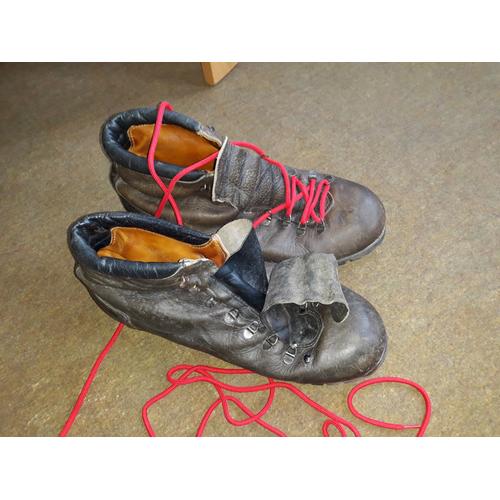 Chaussures De Montagne ( Escalade: Alpinisme ) - 43