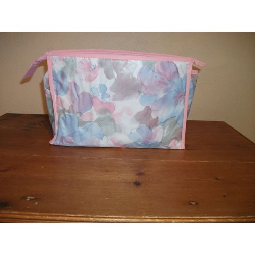 Trousse De Toilette