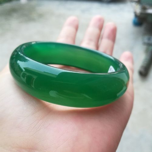 Bracelet En Jade Vert Monarque À La Mode