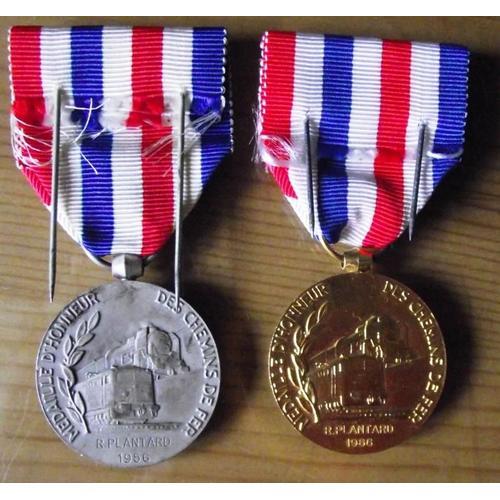Médaille D'honneur Des Chemins De Fer 1956 Et 1966 République Française