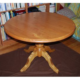 Table Ronde En Pin Massif