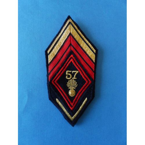 Insigne / Losange De Bras Modele 1945 / Caporal-Chef Infanterie / 57° Bi-Ri