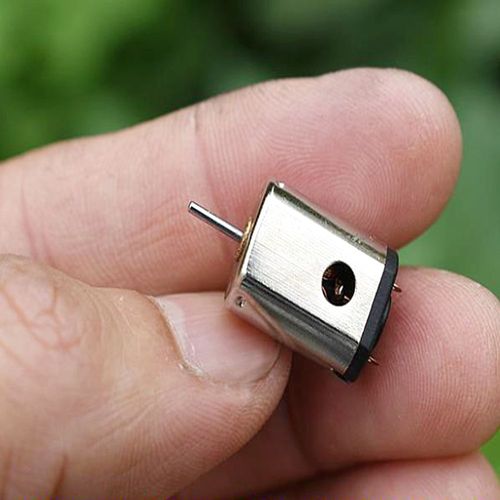 Moteur électrique à balais de carbone N20, cc 3.7V, 32800RPM, NdFeB, fort couple magnétique élevé avec trous de refroidissement pour modèle d'avion