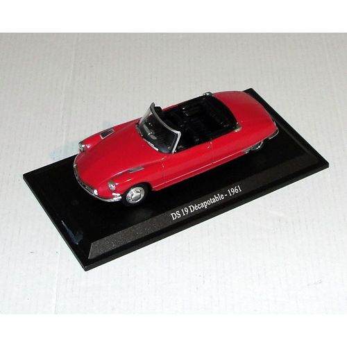 Citroen Ds 19 Decapotable 1961 Universal Hobbies - Voiture Ds Rouge Sur Socle Echel 1.43e-Universal Hobbies