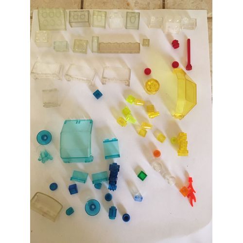 Lot de 74 pièces Lego transparentes diverses